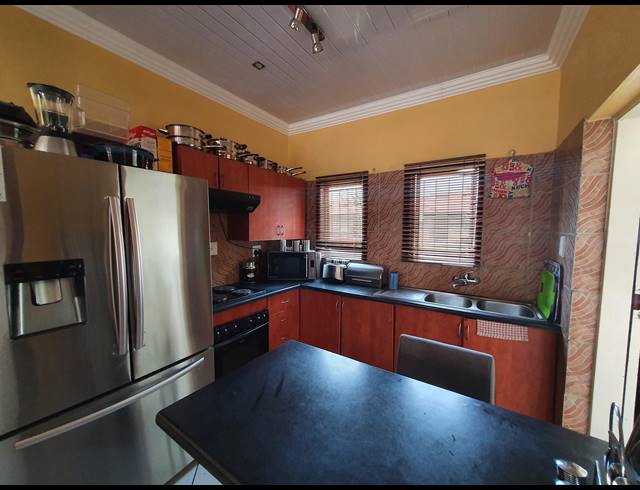 3 BEDROOM TOWNHOUSE FOR SALE IN WATERVAL EAST